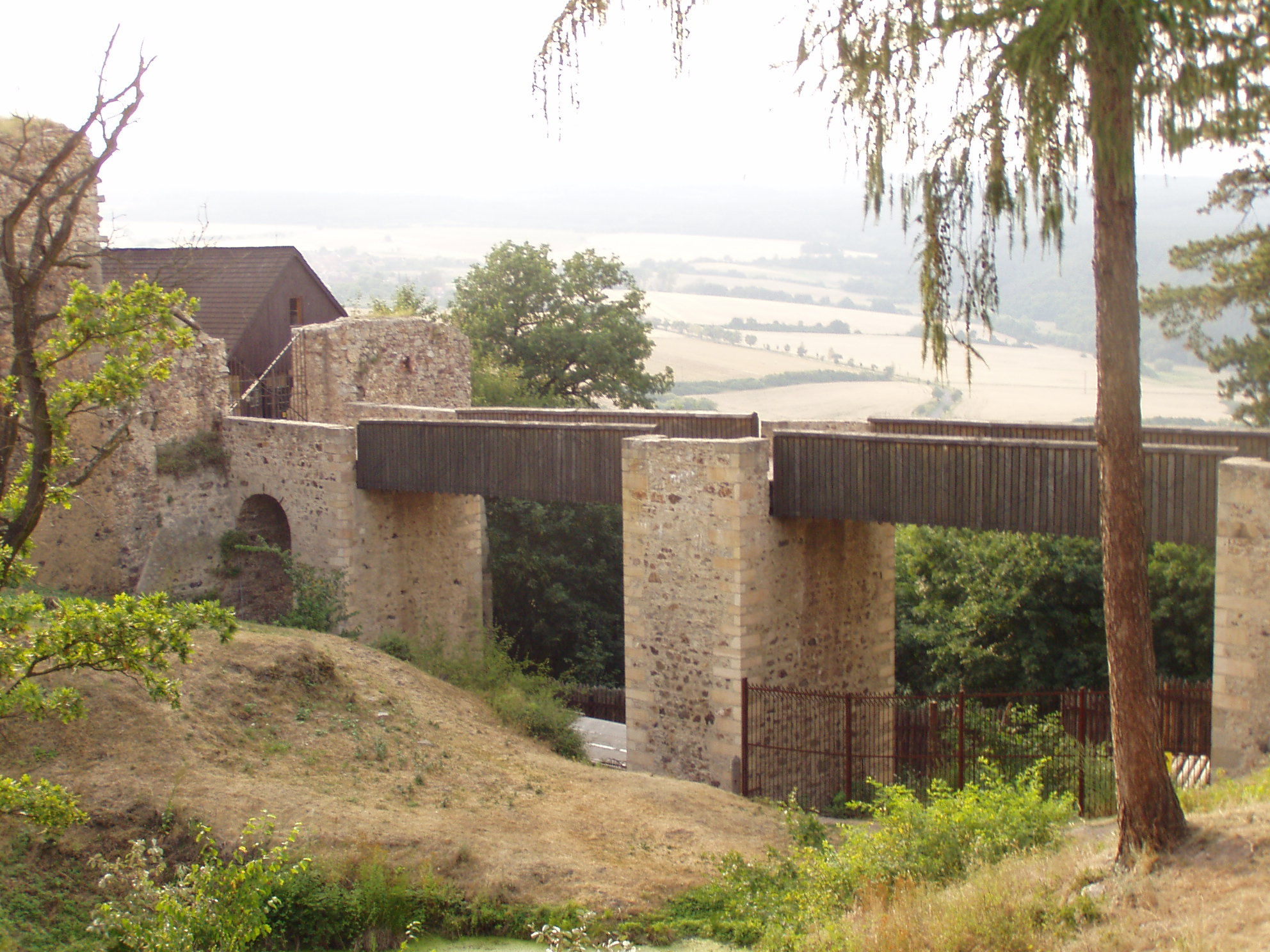 most k hradu Točníku